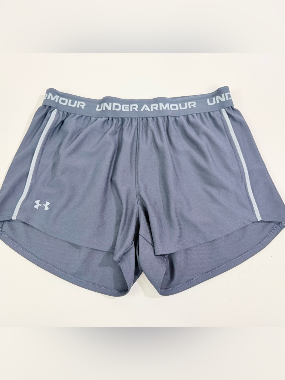 Under Armour Women’s Athletic Shorts Size Small- stormy blue- like new